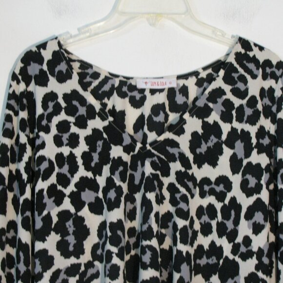 * 2/$15 Izzy & Lola Animal Print Shirt Large Silky Lightweight Puff Sleeve - Picture 2 of 6